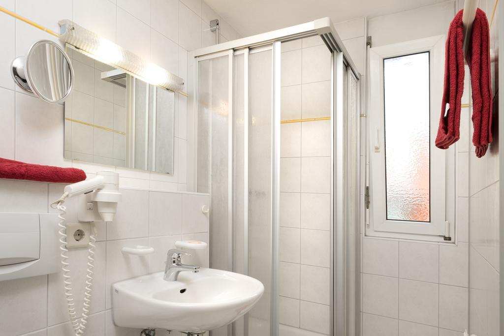 Hotel Meyerhof Lorrach Room photo