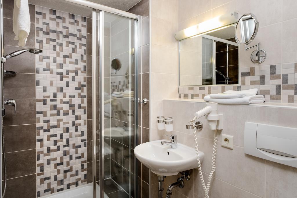 Hotel Meyerhof Lorrach Room photo
